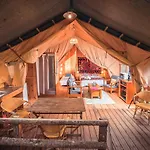Domaine De La Vitarelle Glamping خيمة فخمة Villaniere