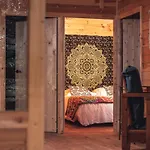 Domaine De La Vitarelle Glamping Villaniere