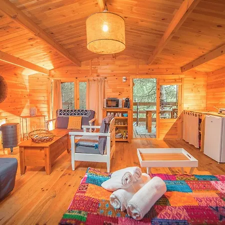 Domaine De La Vitarelle Glamping خيمة فخمة 3*