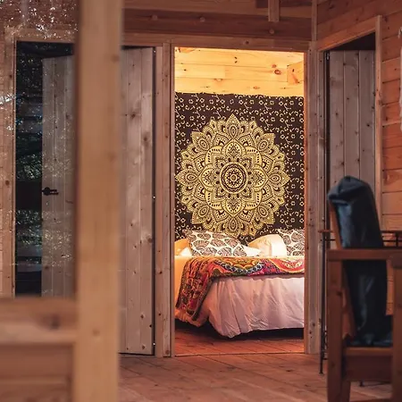 Domaine De La Vitarelle Glamping Villaniere