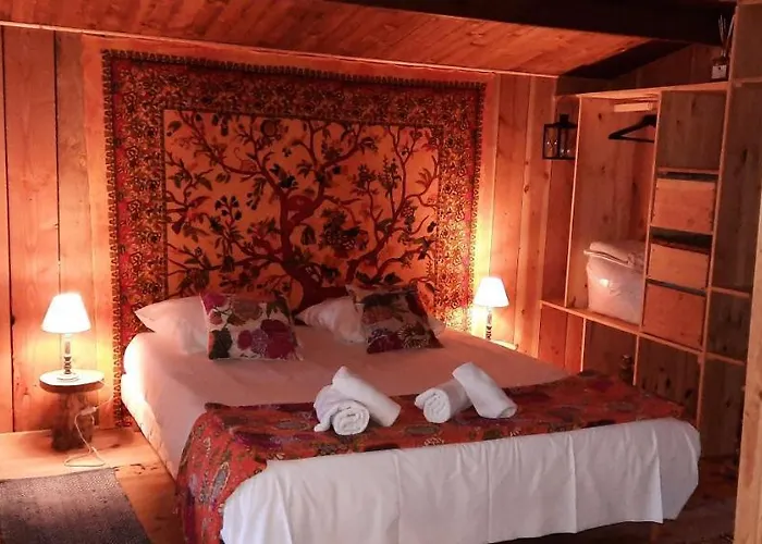 Luxury tent Domaine De La Vitarelle Glamping Villaniere