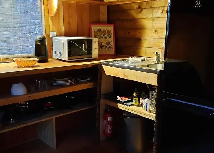 Luxury tent Domaine De La Vitarelle Glamping Villaniere