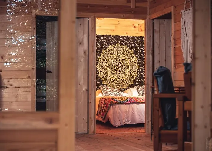Domaine De La Vitarelle Glamping Villaniere